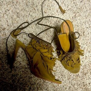 Brand new tie up shoes, 4 inch heel